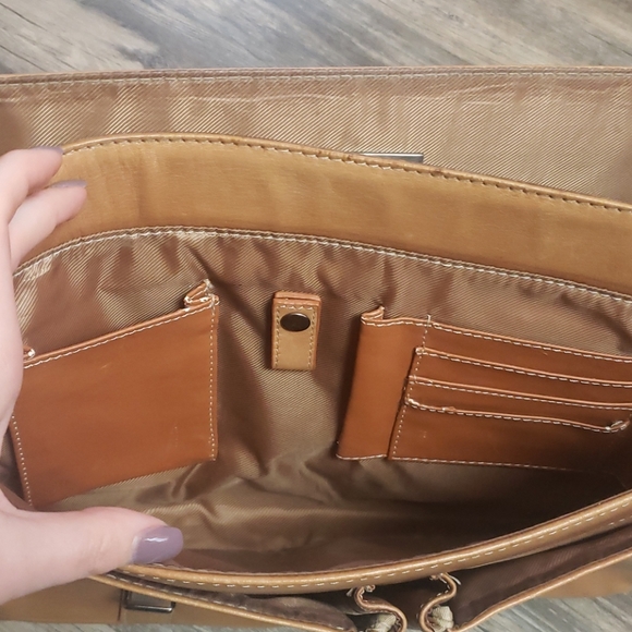 Kenneth Cole Leather messenger computer bag - Picture 10 of 16